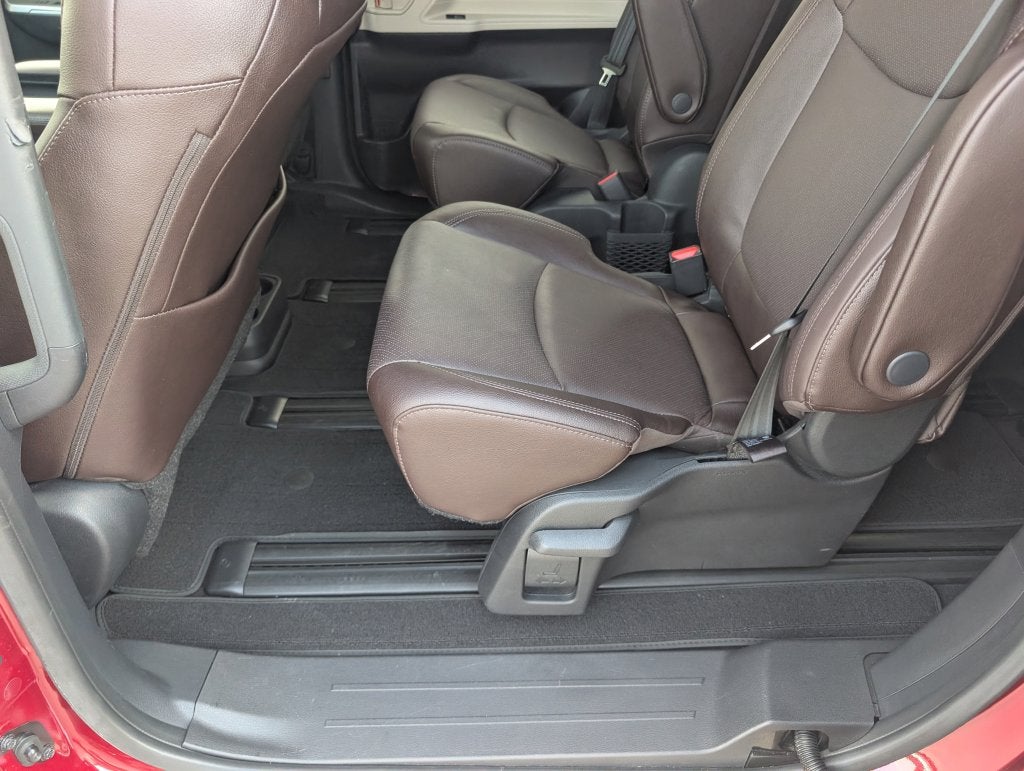 2021 Toyota Sienna Platinum 7 Passenger