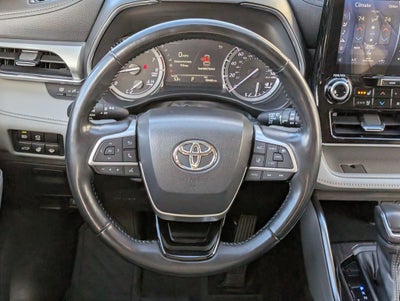 2022 Toyota Highlander Platinum