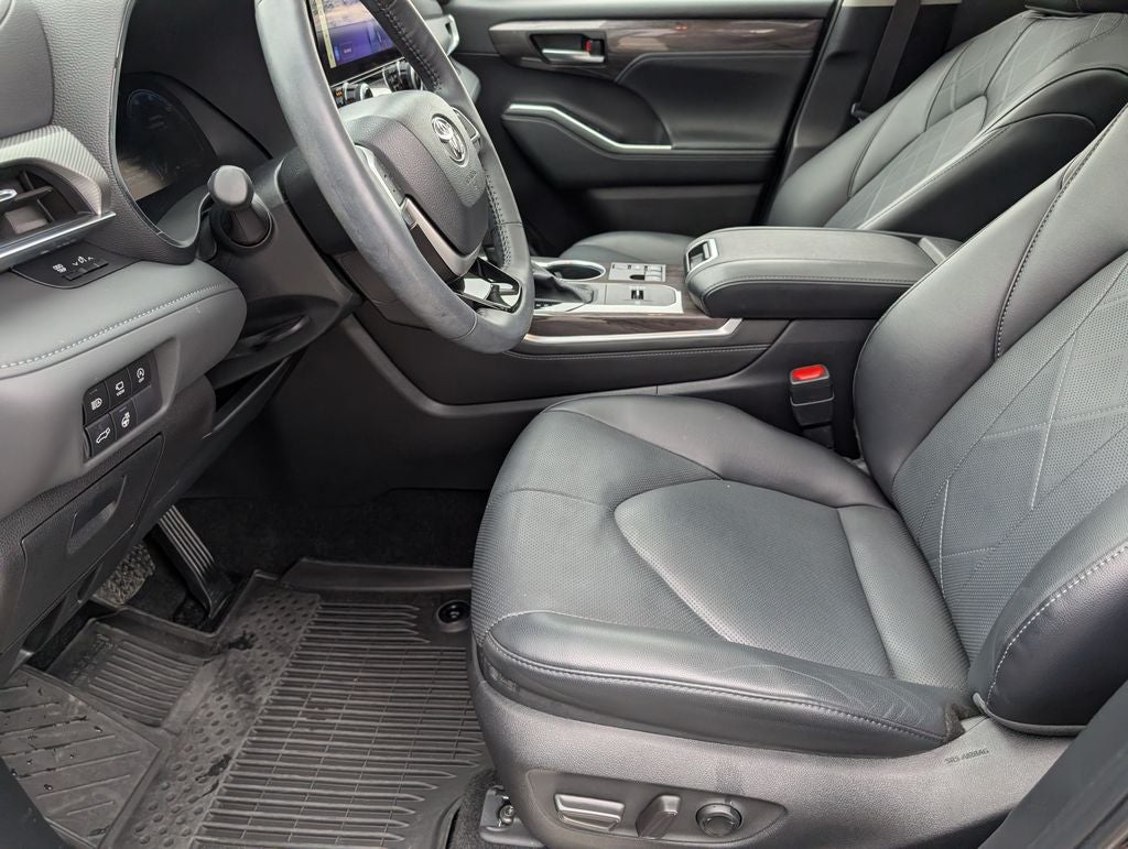 2024 Toyota Highlander Platinum