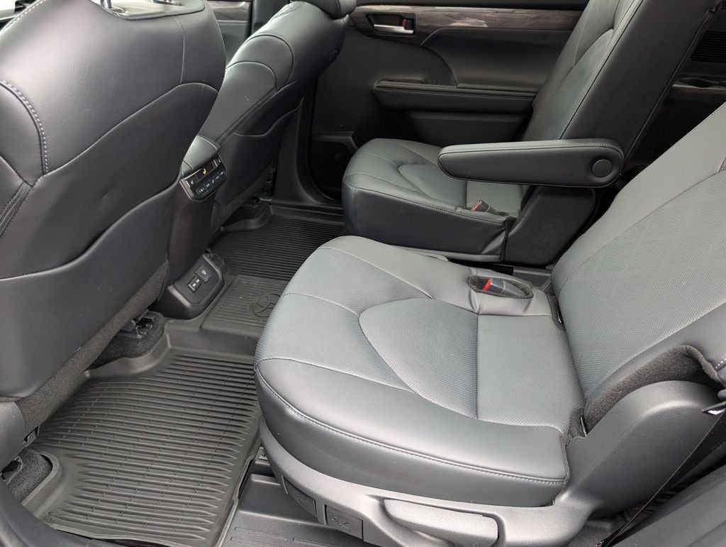 2024 Toyota Highlander Platinum