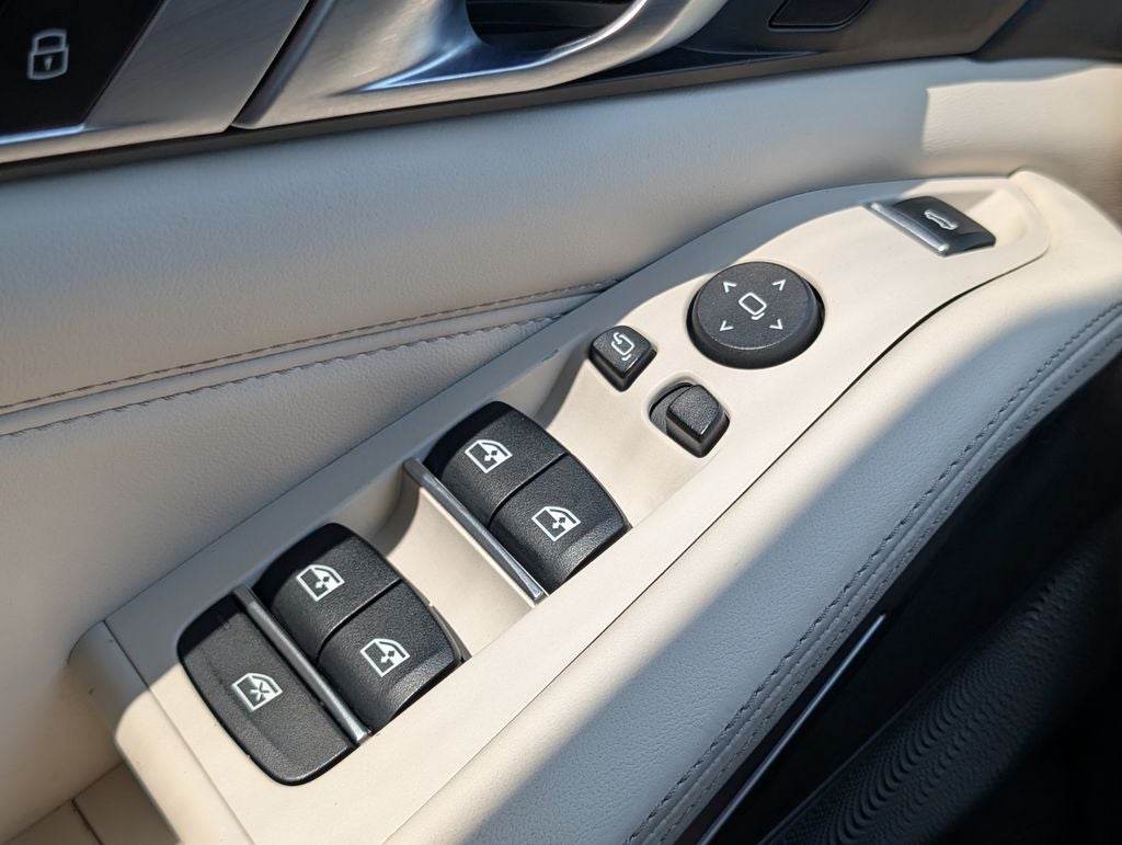 2020 BMW X5 M50i w/EXECUTIVE PKG