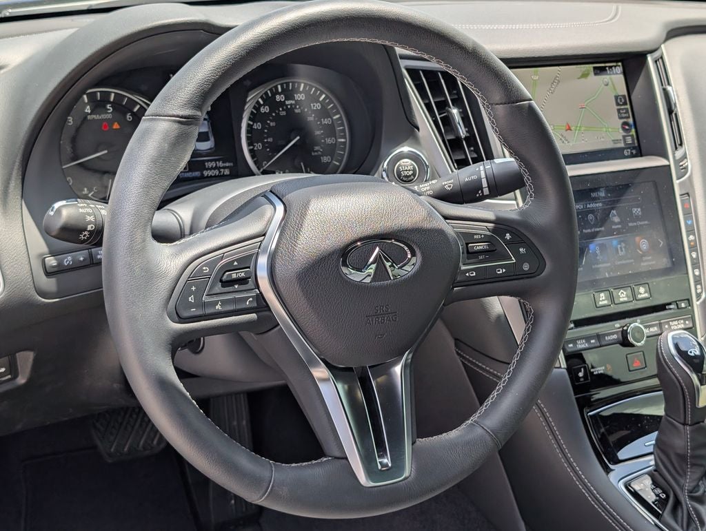 2022 INFINITI Q60 LUXE