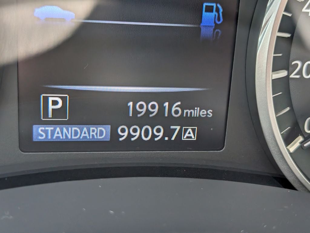2022 INFINITI Q60 LUXE