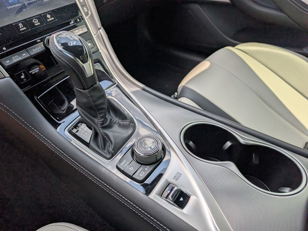 2022 INFINITI Q60 LUXE