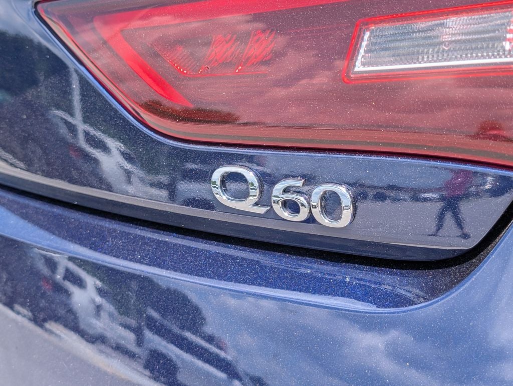2022 INFINITI Q60 LUXE