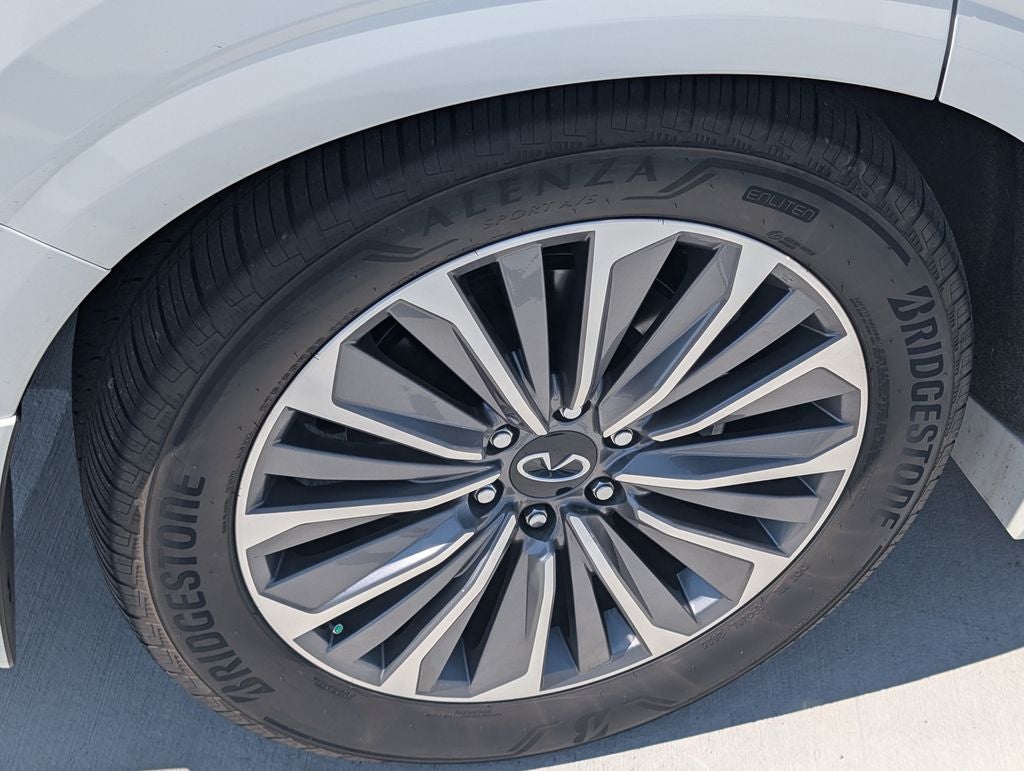2026 INFINITI QX80 LUXE