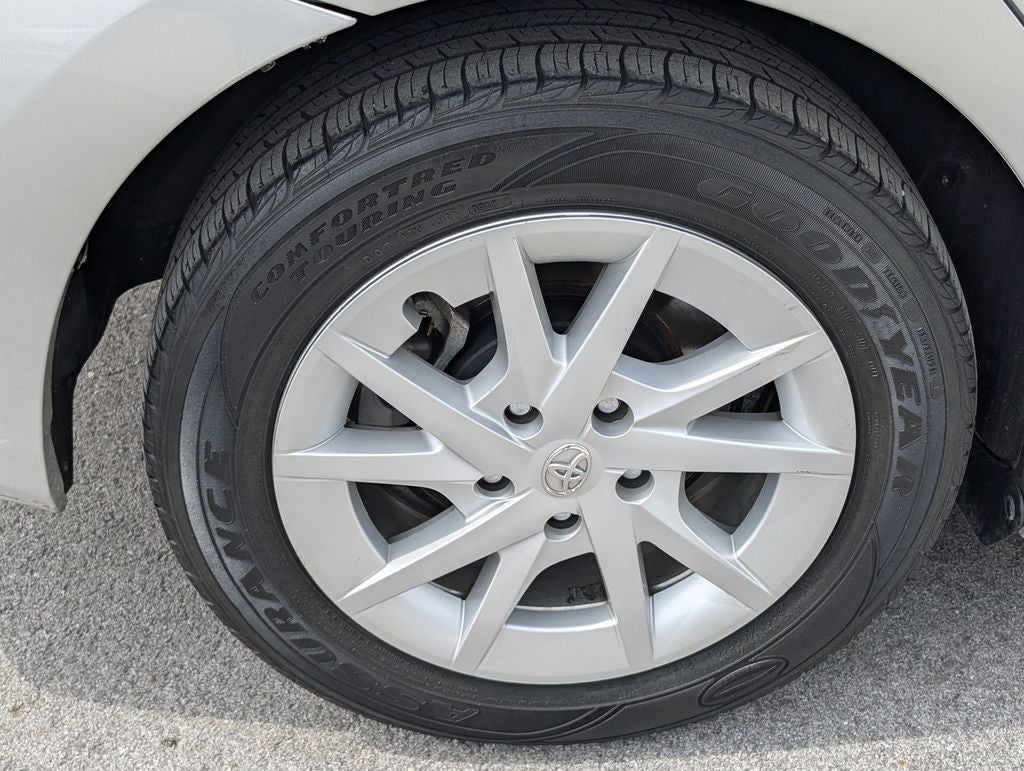 2014 Toyota Prius v Three