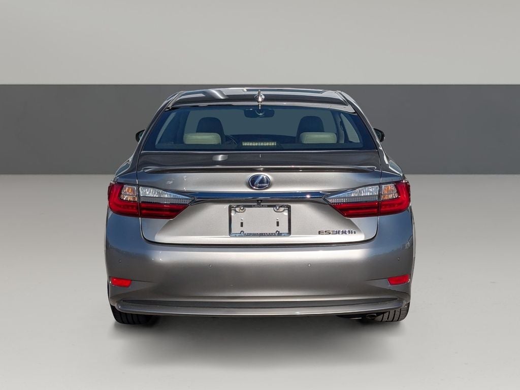 2016 Lexus ES 300h