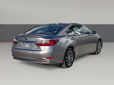 2016 Lexus ES 300h