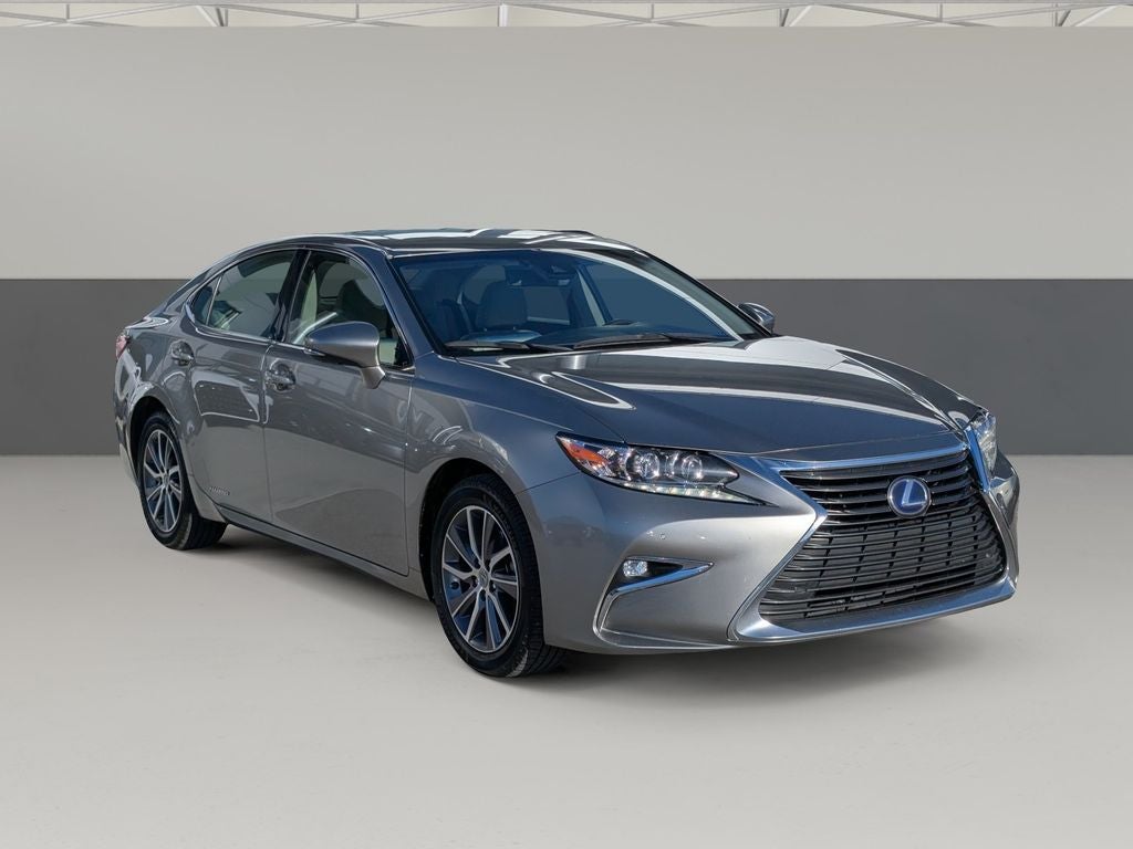 2016 Lexus ES 300h