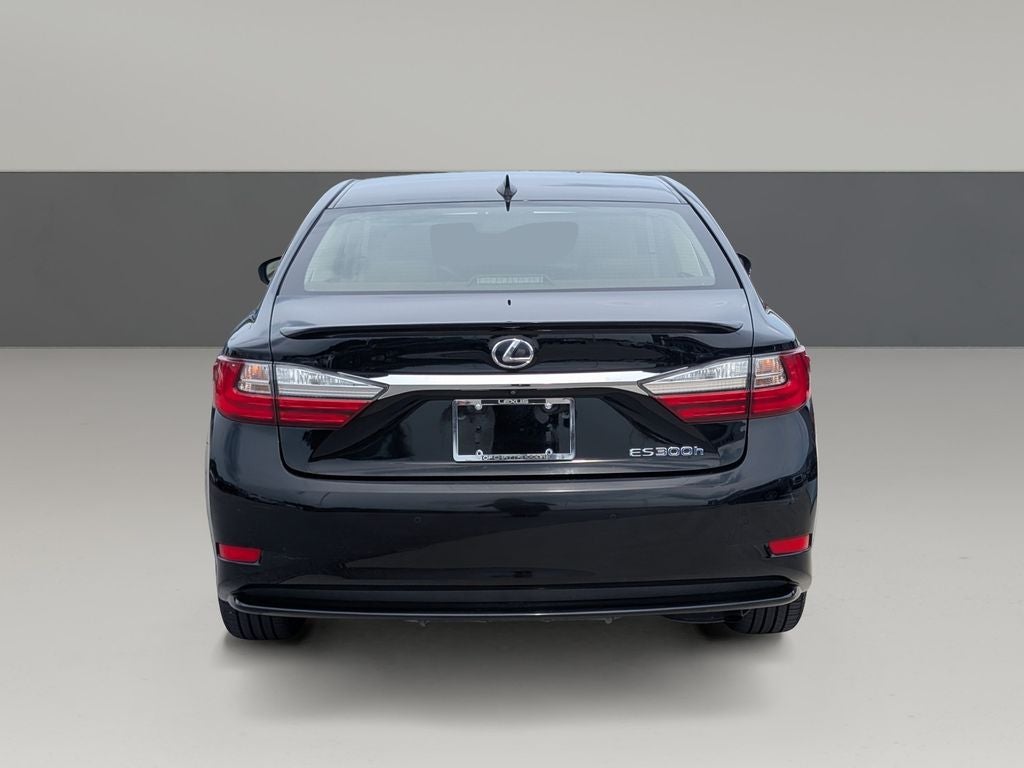 2016 Lexus ES 300h