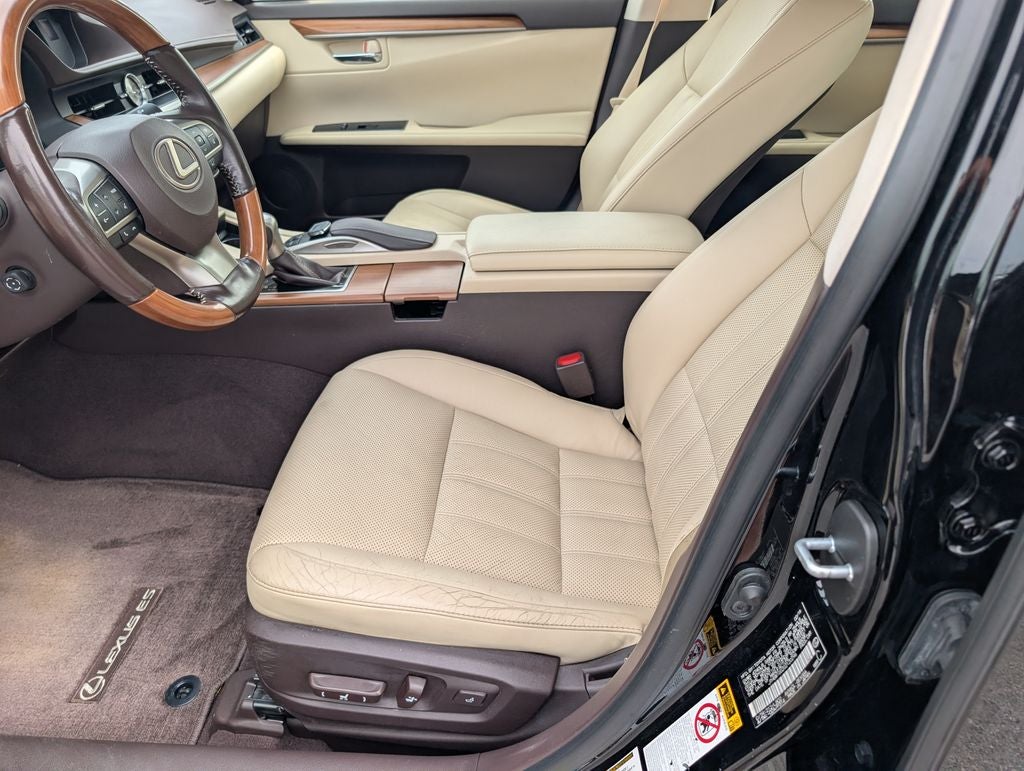 2016 Lexus ES 300h