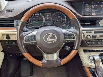 2016 Lexus ES 300h