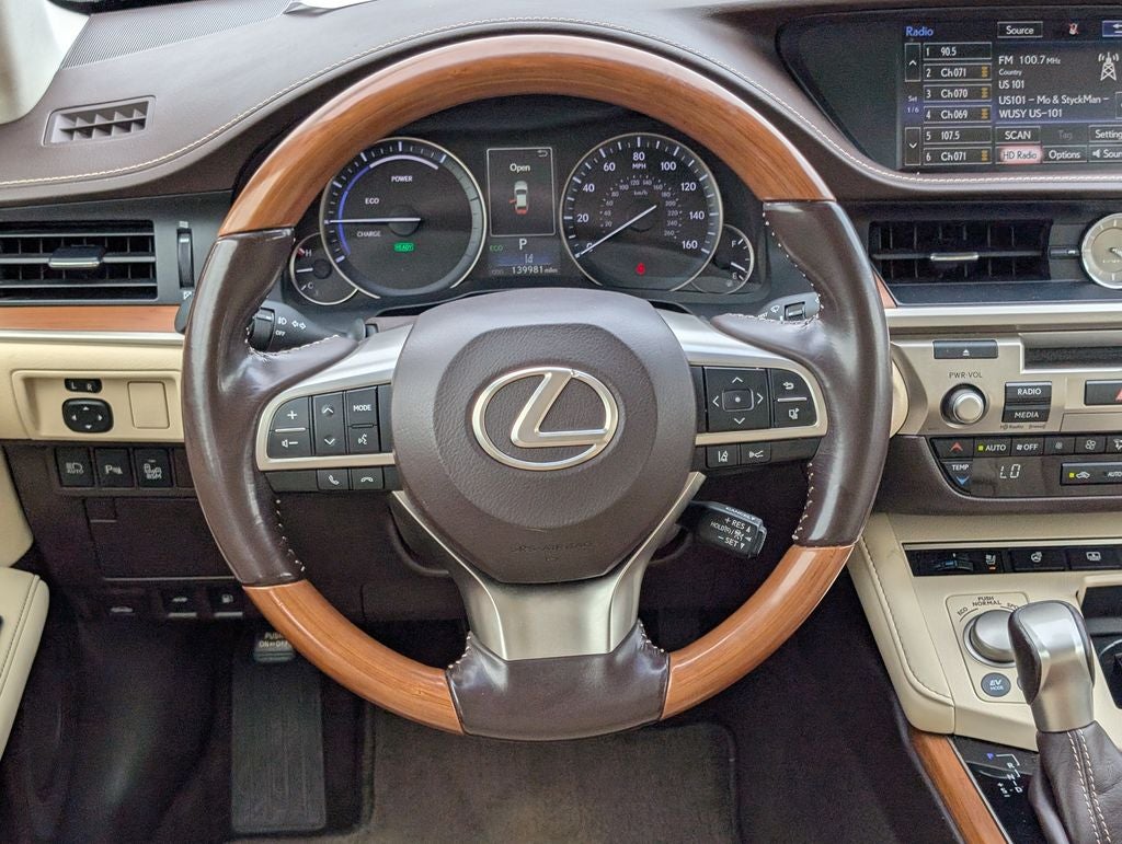 2016 Lexus ES 300h