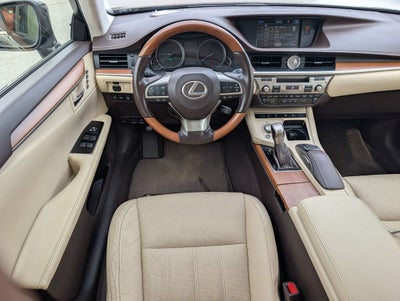 2016 Lexus ES 300h