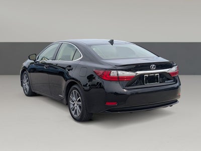 2016 Lexus ES 300h