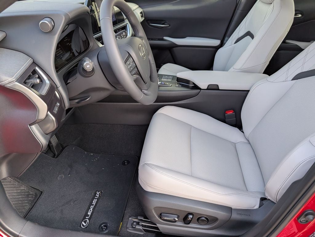 2025 Lexus UX 300h F SPORT Design