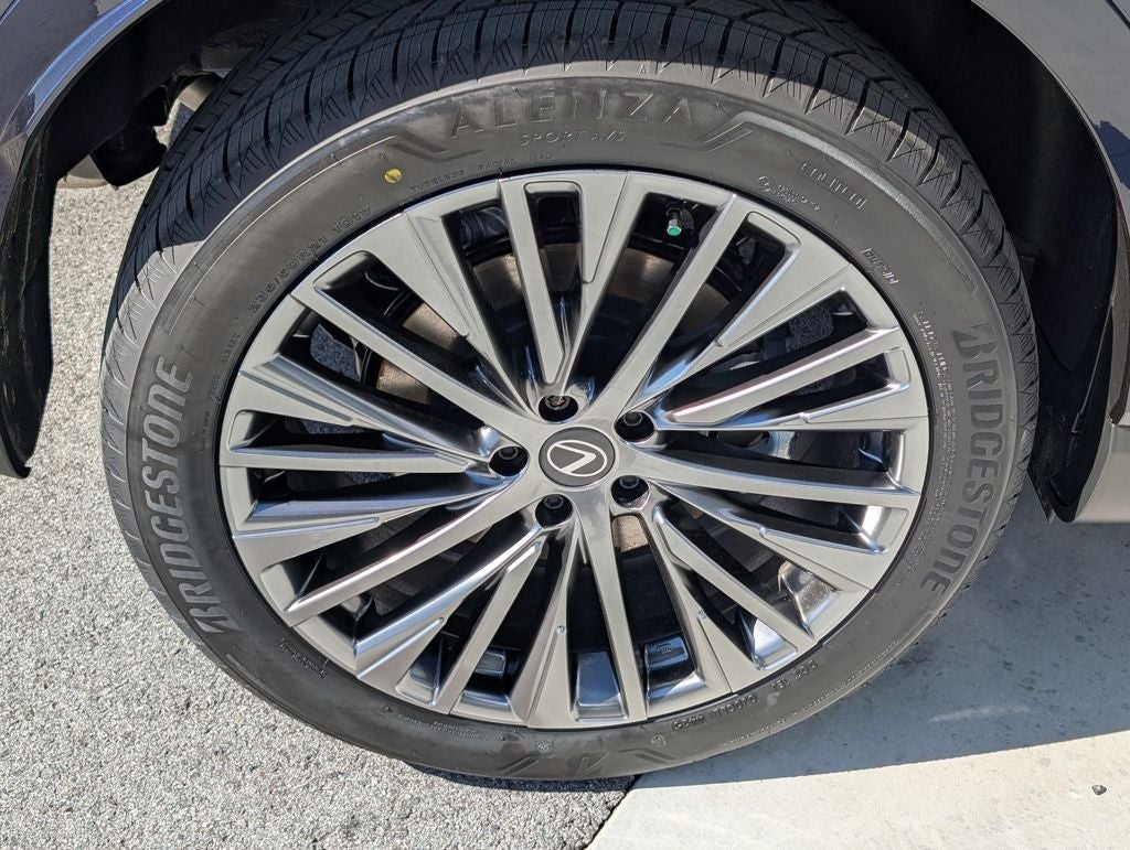 2026 Lexus RX 450h+ Luxury