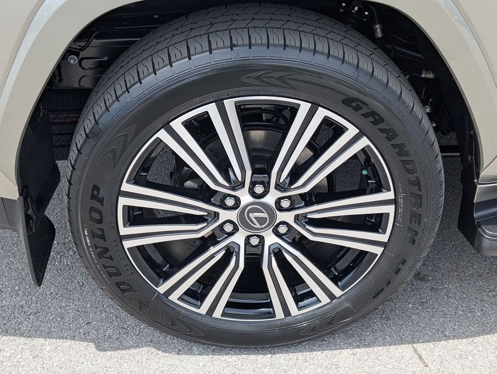2026 Lexus LX 700h Luxury