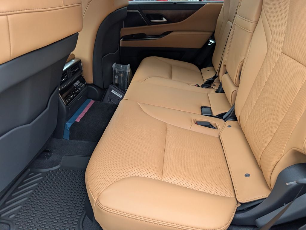 2026 Lexus LX 700h Luxury