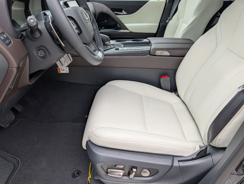 2026 Lexus LX 700h Luxury