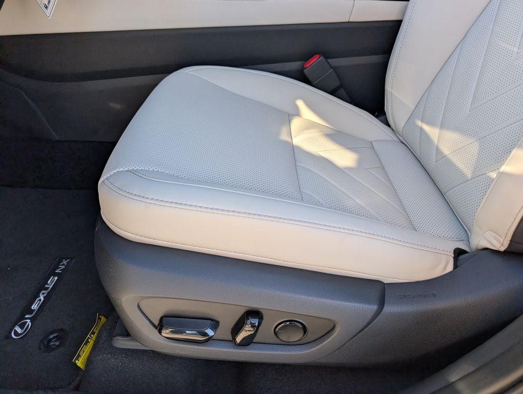 2026 Lexus NX 450h+ Luxury