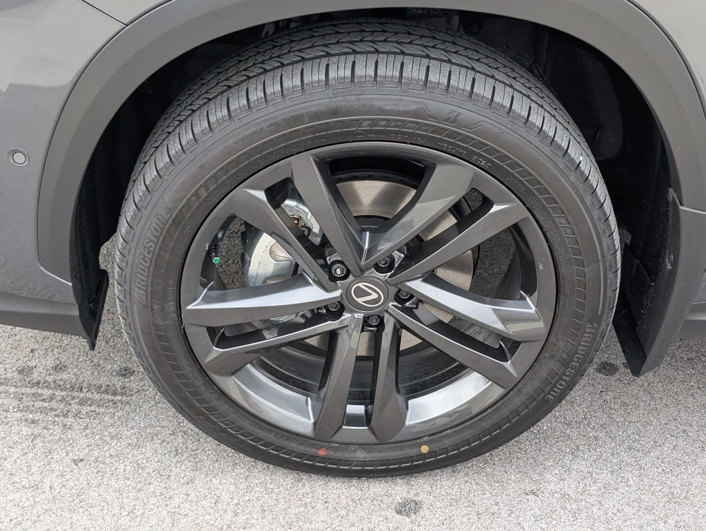 2026 Lexus NX 450h+ Luxury