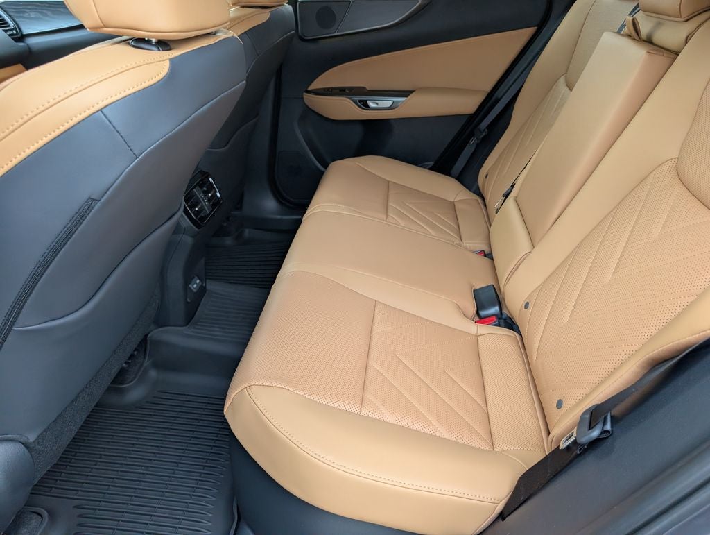 2026 Lexus NX 450h+ Luxury