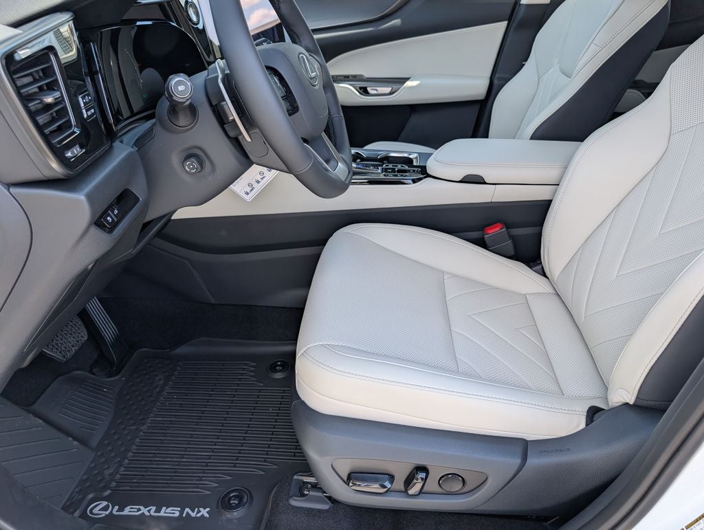 2026 Lexus NX 450h+ Luxury