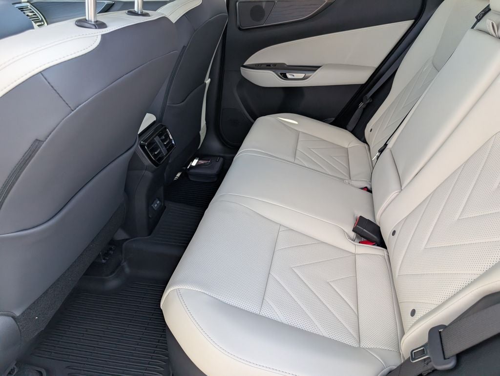 2026 Lexus NX 450h+ Luxury