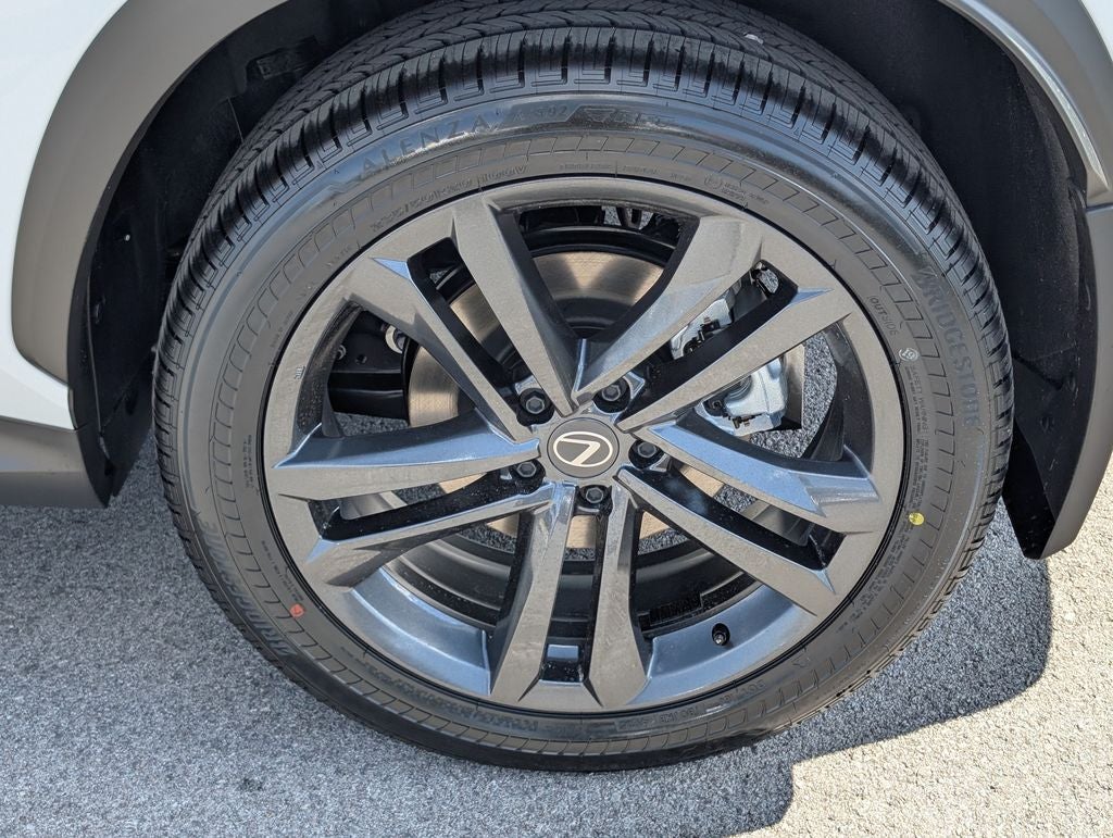 2026 Lexus NX 450h+ Luxury