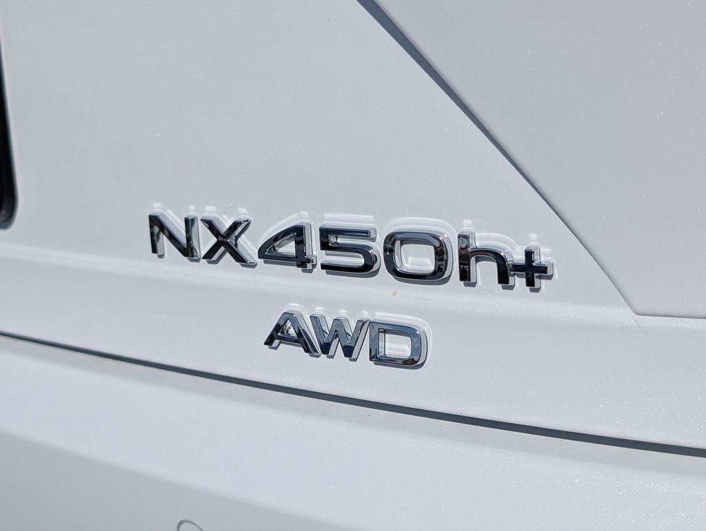 2026 Lexus NX 450h+ Luxury