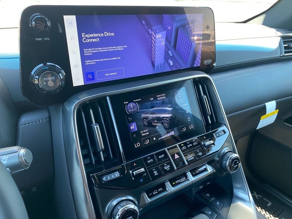 2025 Lexus LX 700h Overtrail