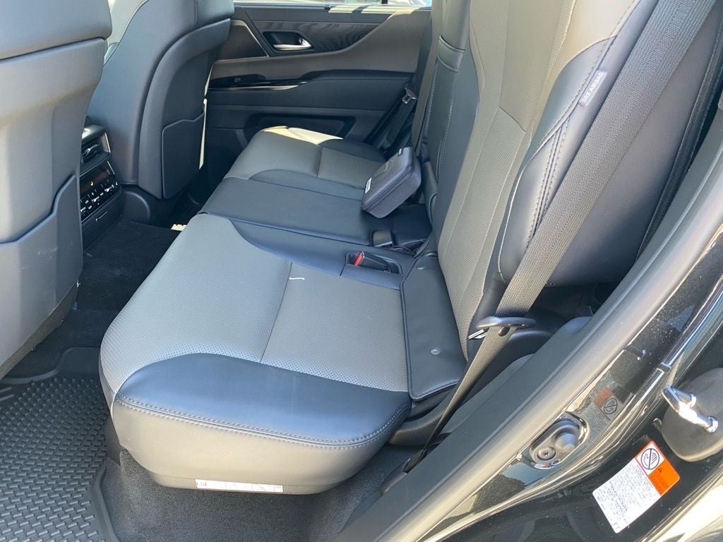 2025 Lexus LX 700h Overtrail