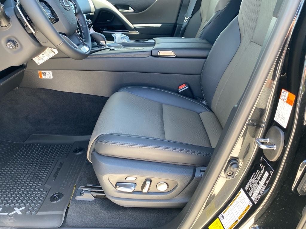 2025 Lexus LX 700h Overtrail