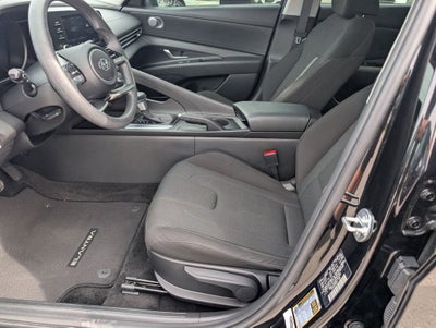 2023 Hyundai Elantra SE