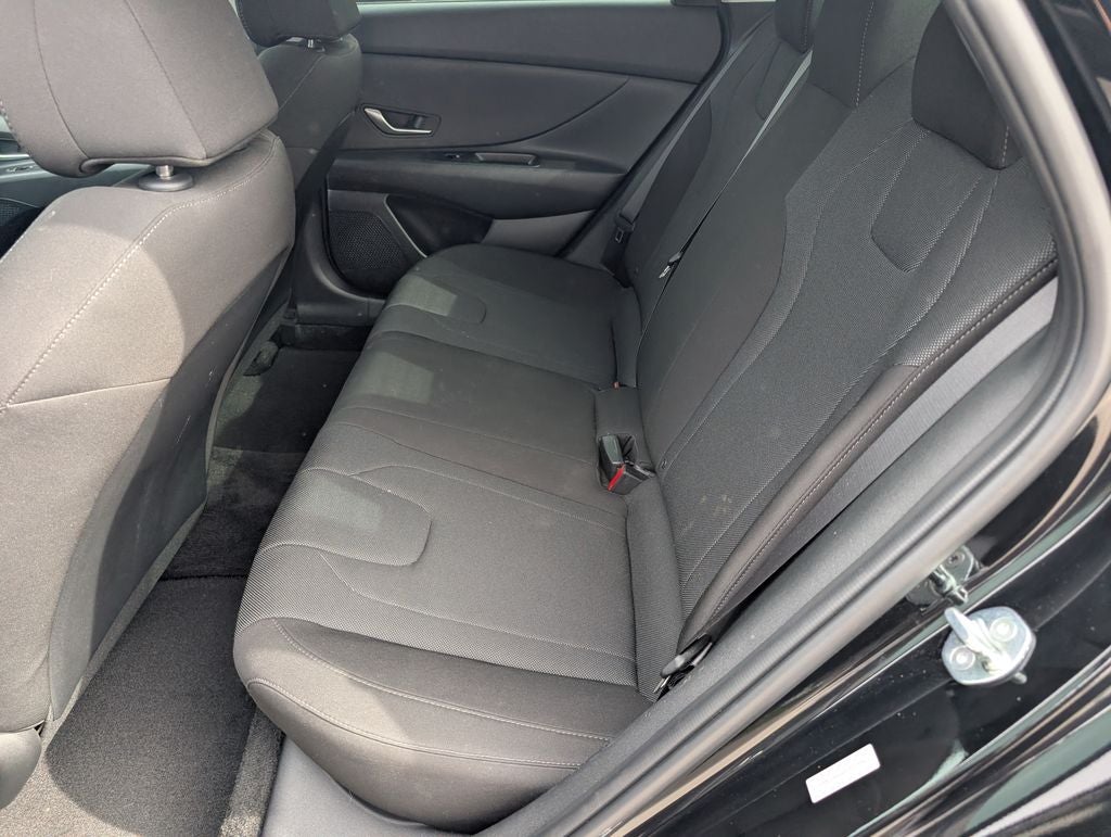 2023 Hyundai Elantra SE