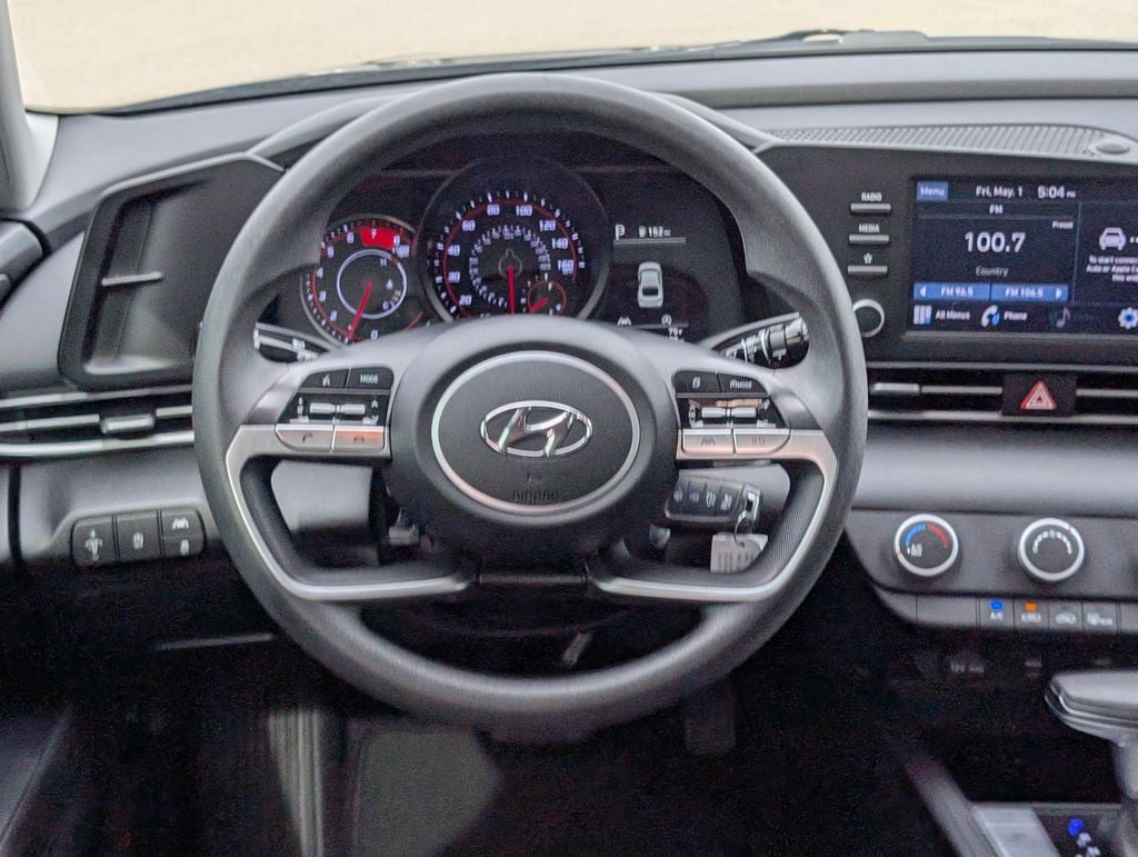 2023 Hyundai Elantra SE