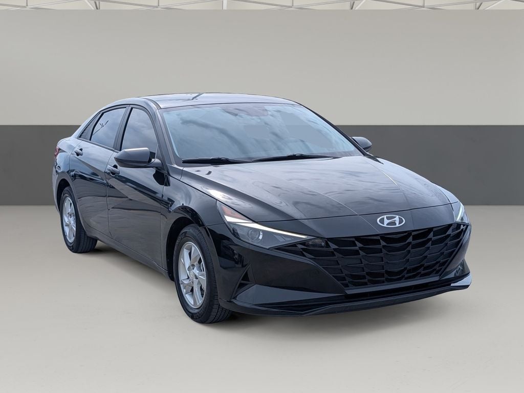 2023 Hyundai Elantra SE