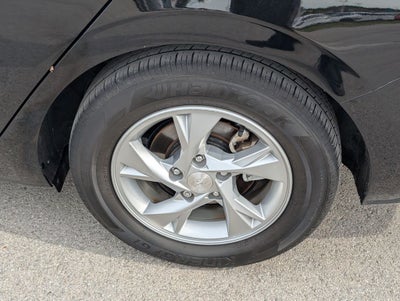 2023 Hyundai Elantra SE
