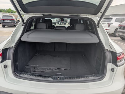 2022 Porsche Macan Base