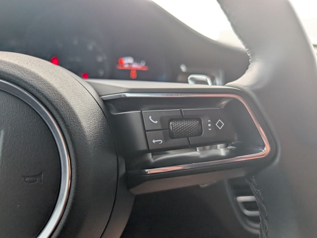 2022 Porsche Macan Base