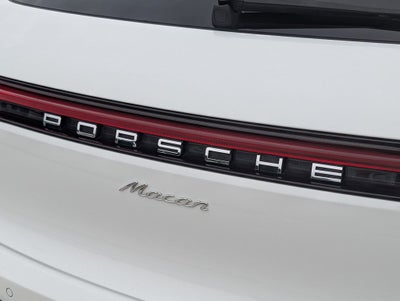 2022 Porsche Macan Base