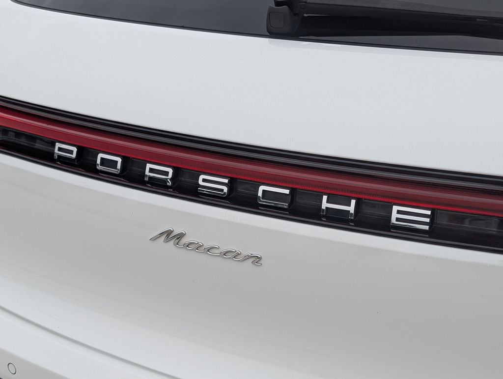 2022 Porsche Macan Base