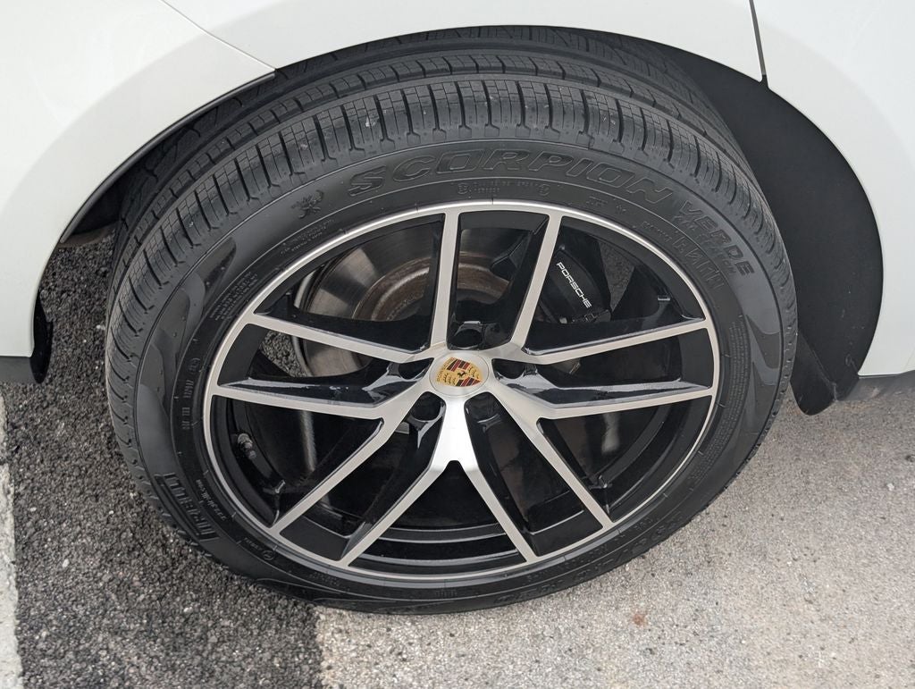 2022 Porsche Macan Base