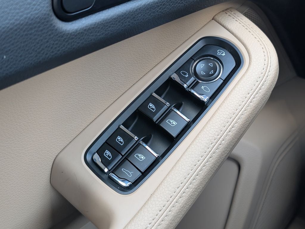 2024 Porsche Macan S