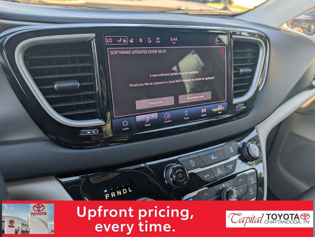 2022 Chrysler Pacifica Touring L