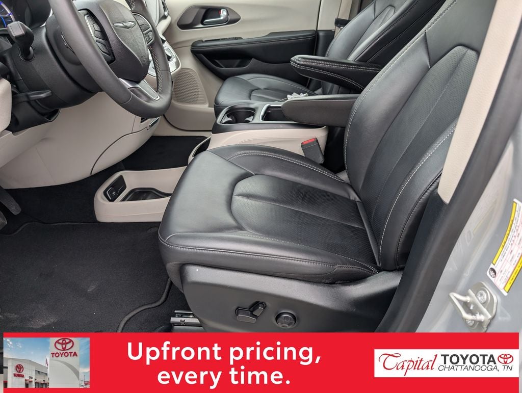 2024 Chrysler Pacifica Hybrid Select