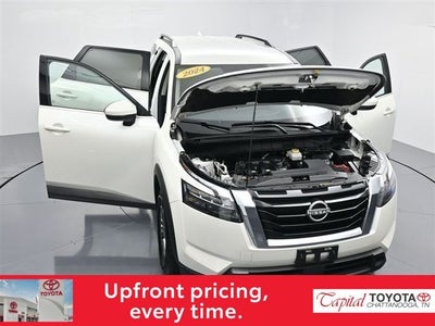 2024 Nissan Pathfinder SV