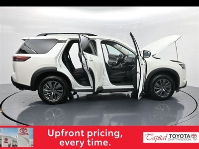 2024 Nissan Pathfinder SV